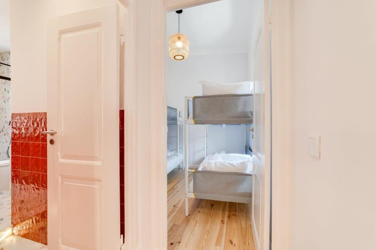 Cozy Coastal Getaway 3Br Apartment In Estoril Luaran gambar