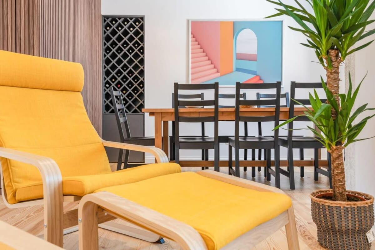 Cozy Coastal Getaway 3Br Apartment In Estoril Luaran gambar